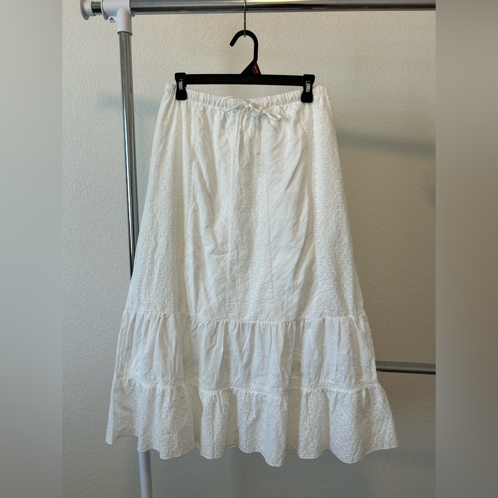 Chic White Maxi Skirt